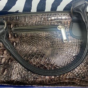 🆕Copper Brown Primeware insulated wine clutch.  Corkscrew included.